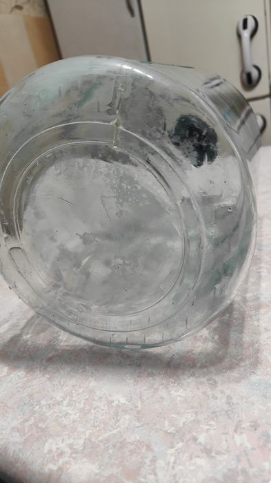 Бутыль стеклянный