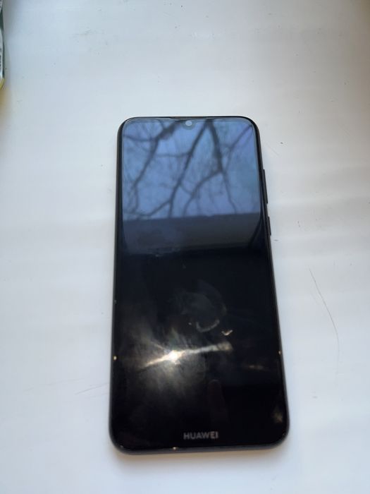 Продается HUAWEI Y6 2019