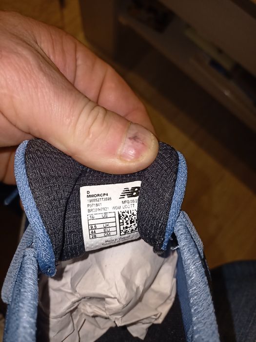 Vând pantofi sport New Balance model nou 2025 mărimea 44