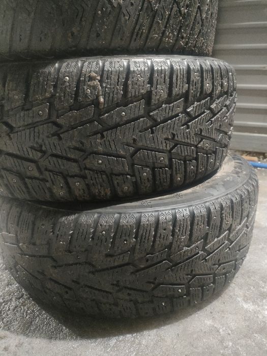Продам комплект шин