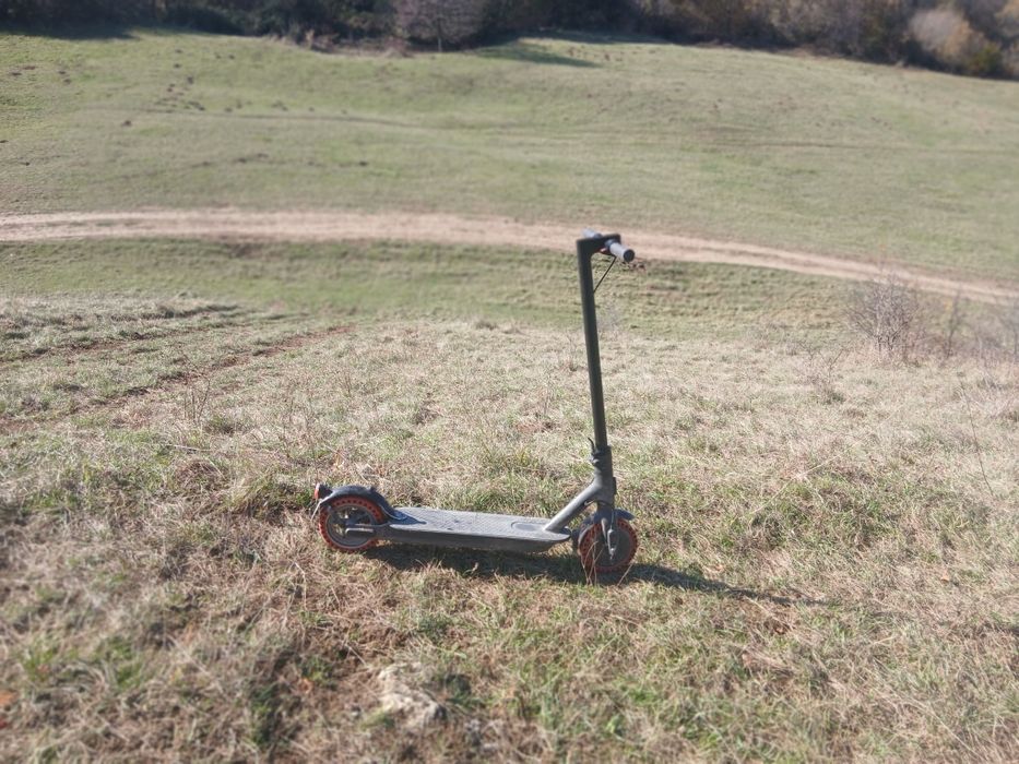 Vând trotinete electrică Xiaomi Pro 2