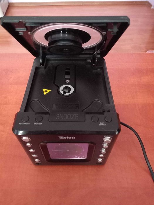 Radio CD Ceas Alarma 220v + 9V