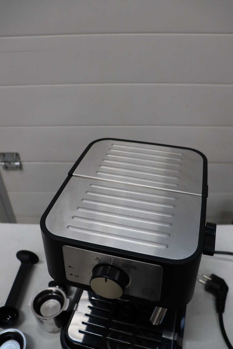 Еспресо машина DE’LONGHI Stilosa EC 260.BK, 15 bar, 1100 W, 1 л, Черен