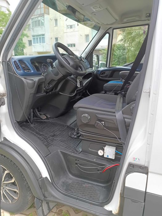 vand/schimb cu auto/moto/rulota/atv/teren/garsonieră Iveco daily 3.0,automata 2021, AC, perne aer ITP nou 2 baterii 3 litri  sirocou