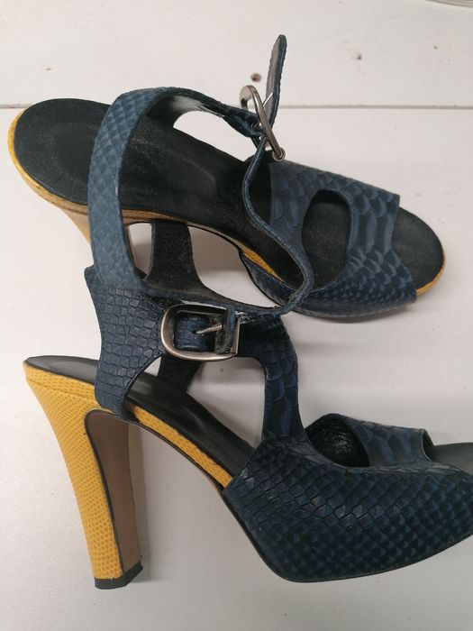 Vând sandale și mocasini