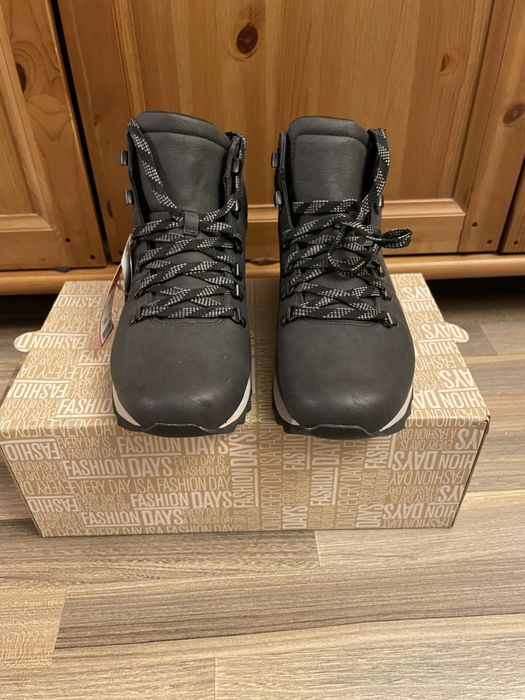 Bocanci noi Barbat Merrell