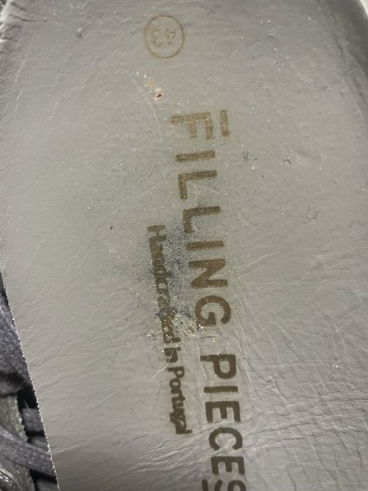 Adidasi Filling Pieces