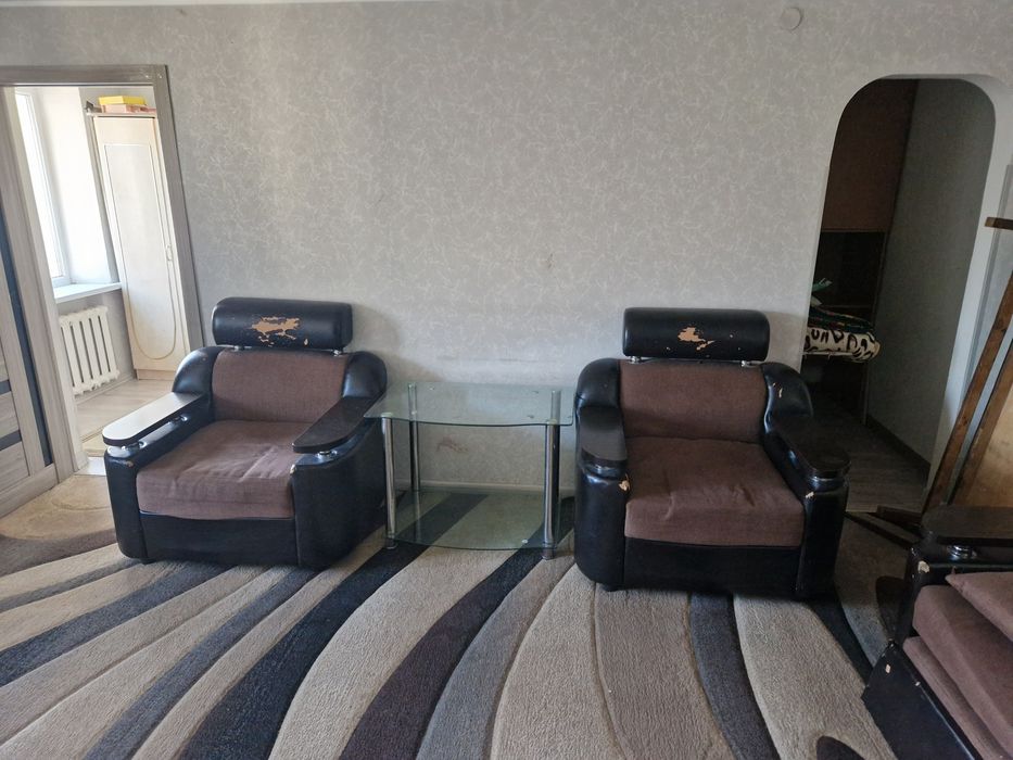 Диван и два кресла