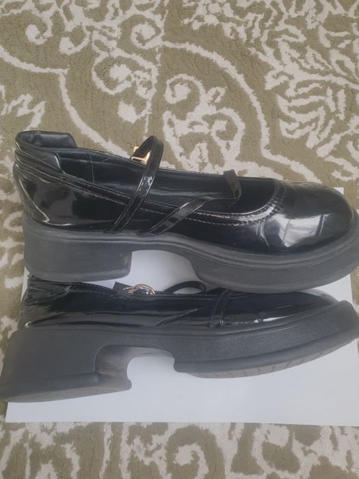 Продаем туфли 39 размера