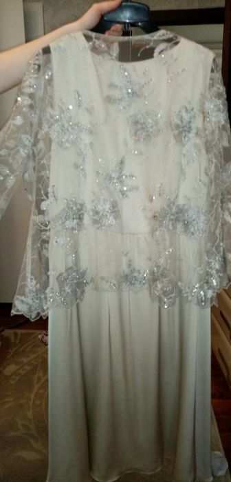Продаётся платье почти новое