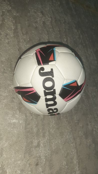 Футбольный мяч от JOMA.