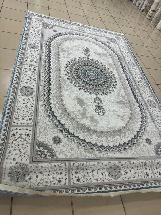 Продам ковер в отличном состоянии