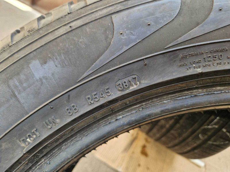 2 Pirelli R20 285/50
всесезонни гуми
DOT3817