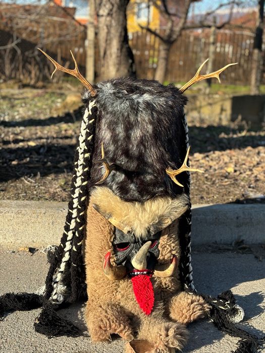 Кукерска маска (сурат)