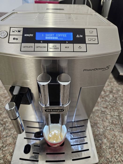 Кафемашина Delonghi primadonna s
