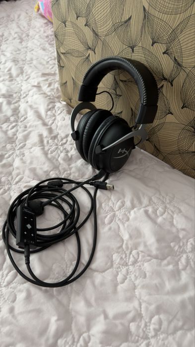 Monitor gaming + casti