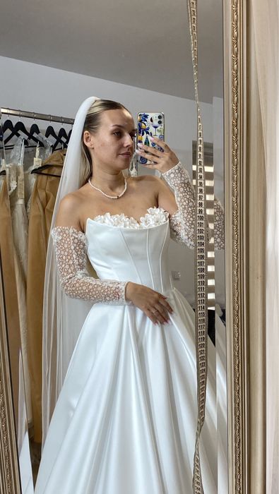 Vand rochie de mireasa NOUA din tafta