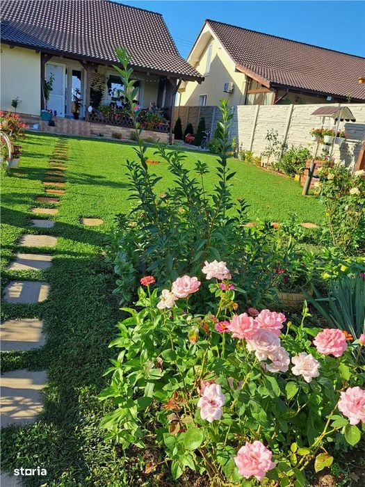 Duplex mobilat si utilat -  curte amenajata - pod mansardabil
