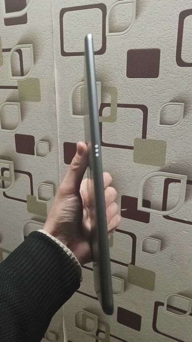 Ipad 9 xolati ideal qirilgan chizilgan joyi yo'q !