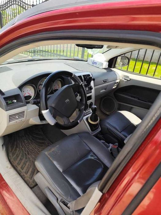 Vând Dodge caliber 1500e neg