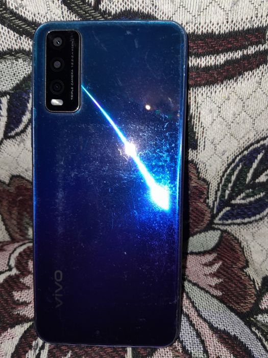 Телефон vivo y20