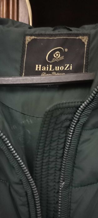 Женская куртка-пальто очень теплая с капюшоном