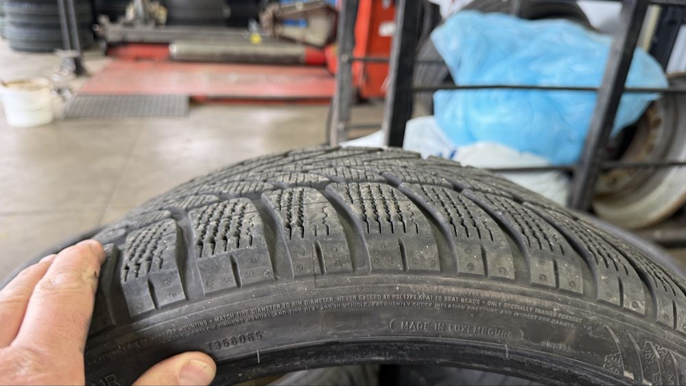 Dunlop 285/30/21 зимни гуми неупотребявани.