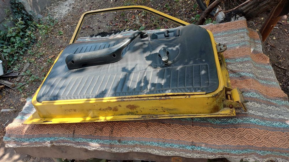Scaun 11 cusături, ceasuri bord JAEGER, oglinzi cromate, volan Dacia 1300