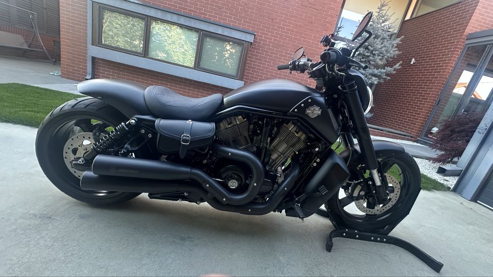 Harley Davidson VRSCF V Rod Muscle 2014, prima inmatriculare 2016, 14.720 km, customizata complet, 19000 euro