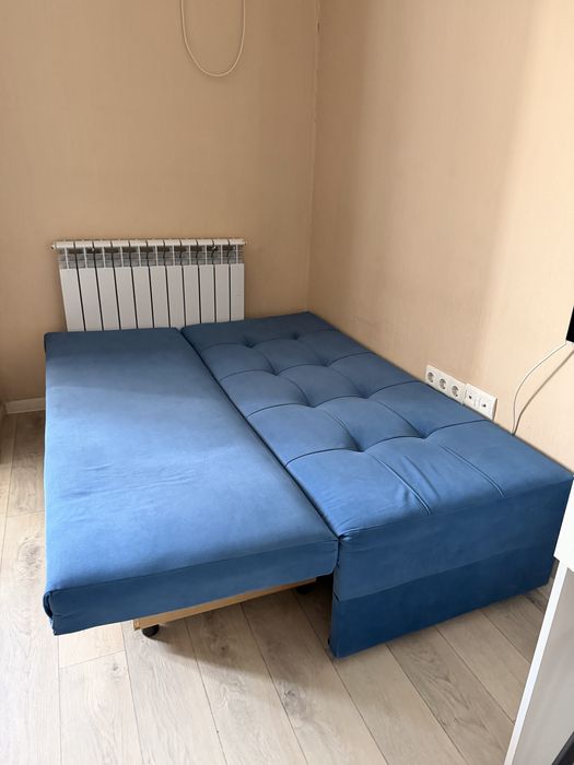 Срочно продам диван в отличном состоянии