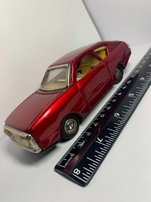 Masina Hatchback frictiune MF 234 China vintage jucarie joc comunism