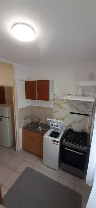 Garsoniera decomandata de inchiriat 35 mp zugravita mobilata utilata proprietar bloc mixt 1982