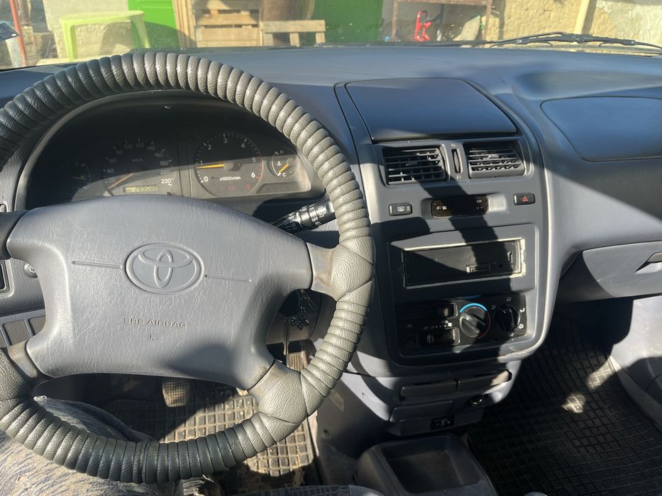 Toyota picnic 2.2 (цял автомобил)