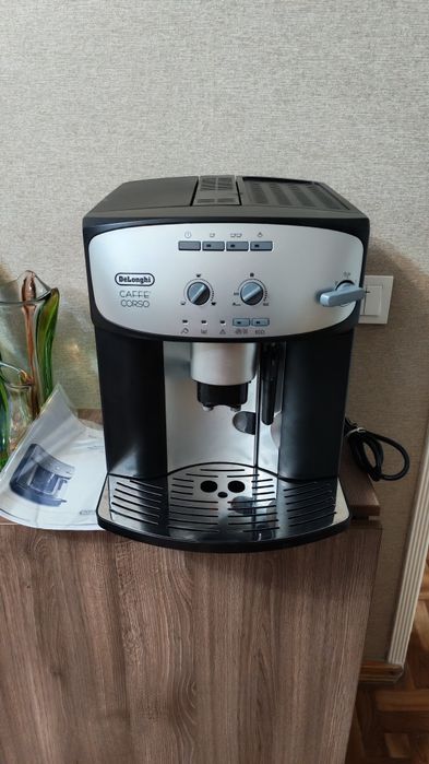 Кофемашина Delonghi ESAM28XY. Б/У