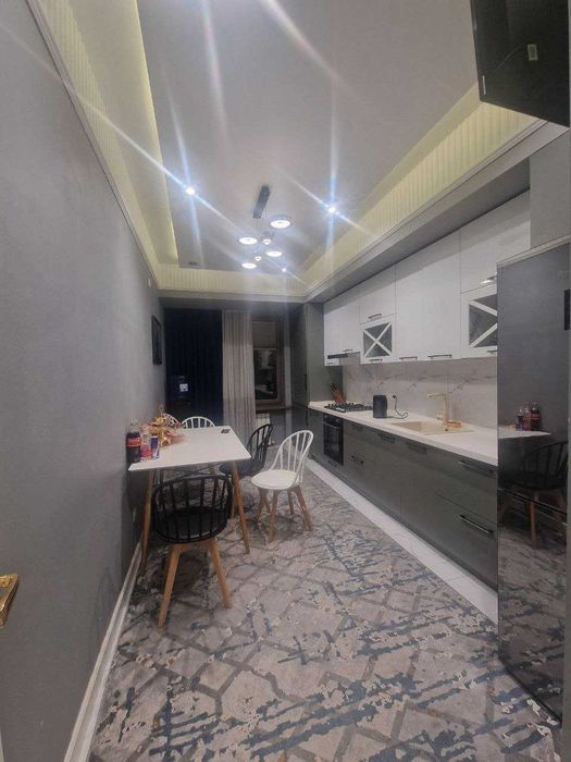 продается квартира новостройка 4/2/8 Чилонзар