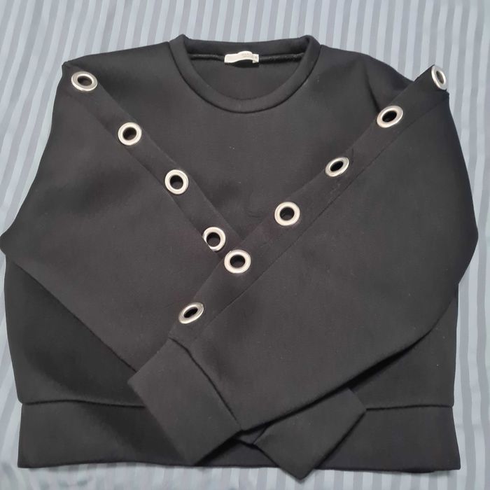 Суичър Зара в черно