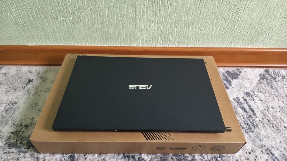 Notebook Asus Expertbook i5/8/512