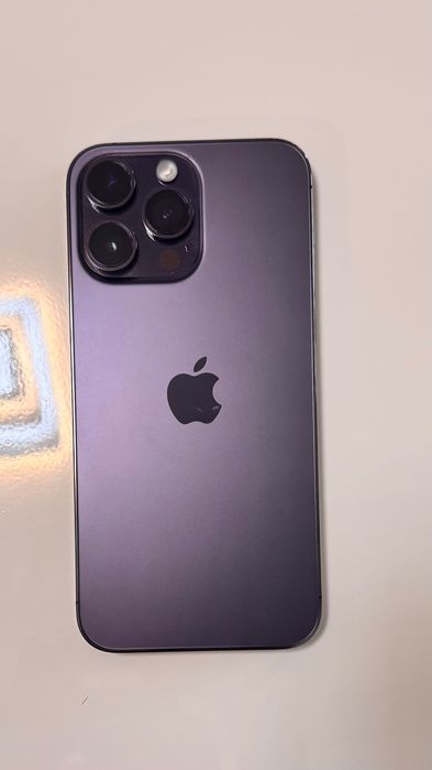iPhone 14 Pro Max violet