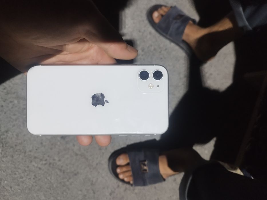 Iphone 11. Sotiladi srochna