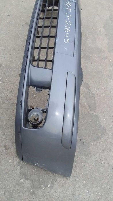 Предна броня VW Golf 5 2008г.