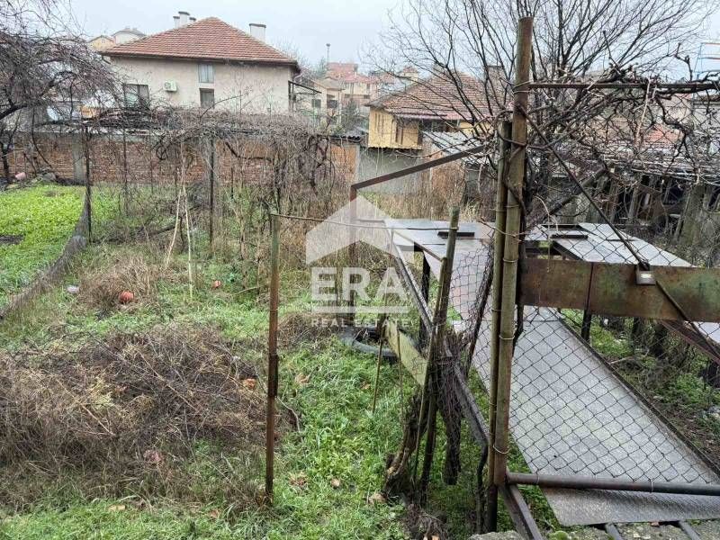 Просторен етаж от къща