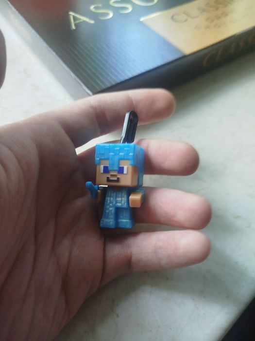 Фигурка Стив/Steve Diamond Armor Киндер Джой Kinder Joy Minecraft