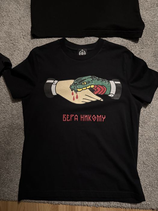 Тениски на различни марки