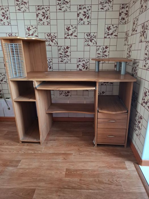 Компьютерный стол