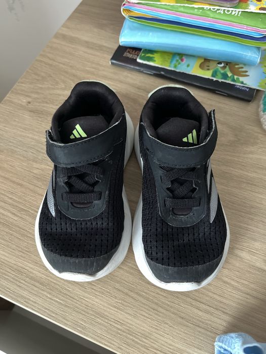 adidas кроссовки детские