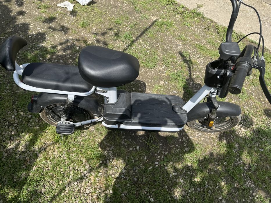 Vand sau schimb moped electric