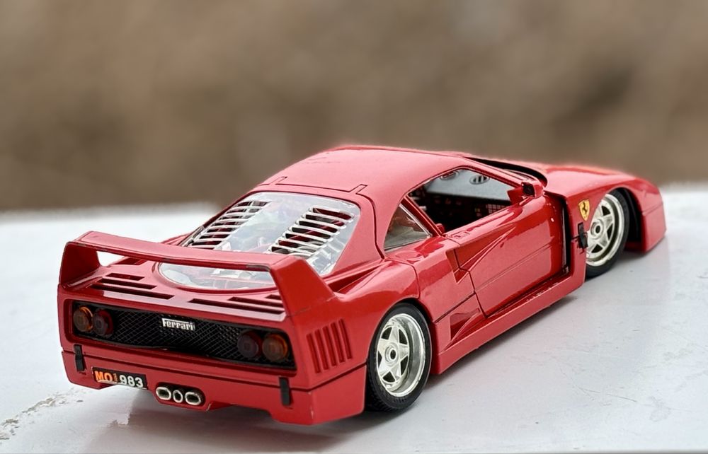 Machetă  Auto Ferrari F40  Bburago 1/18