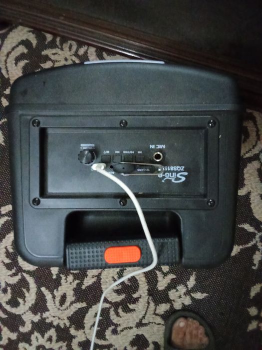 Vand boxa bluetooth noua