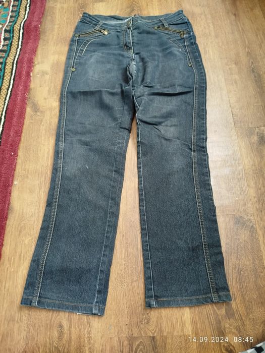 Джинсы новые и разные