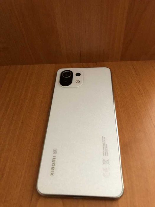Xiaomi 11 Lite 5G NE в цвят Snowflake White